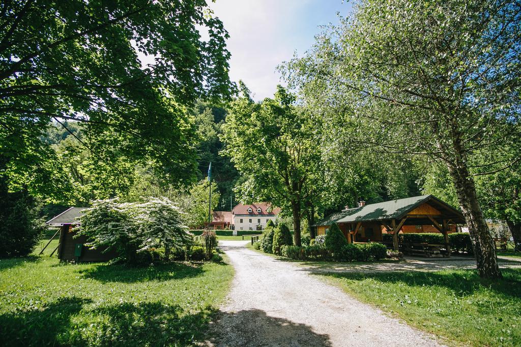 Pocitniska Hiska Pod Skalco Villa Камник Екстериор снимка